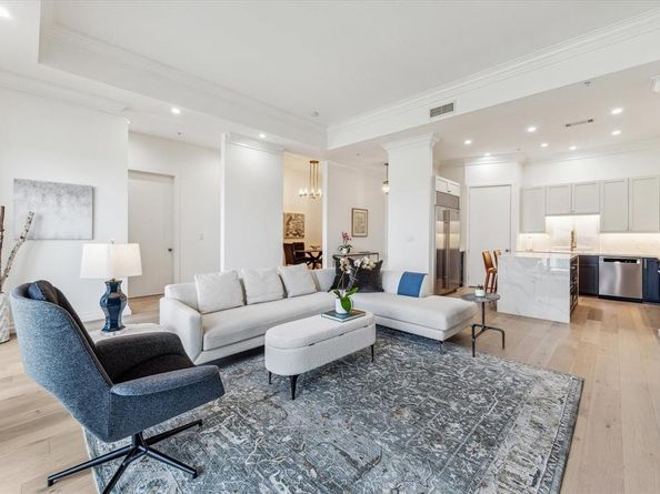 3388 Sage Road 2001, Houston TX 77056