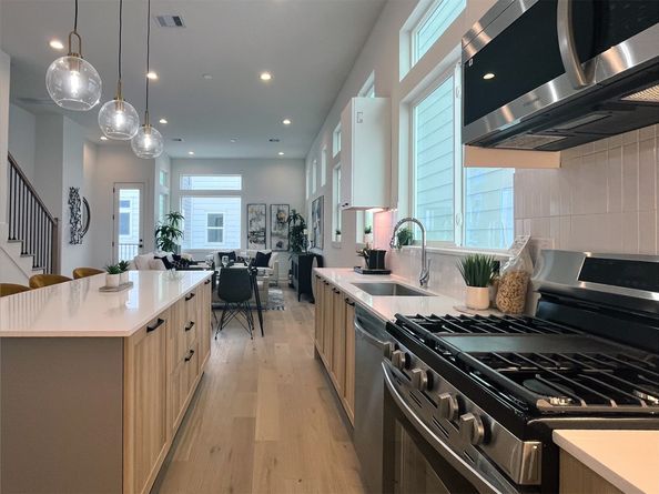 303 Marcella Street L, Houston TX 77091