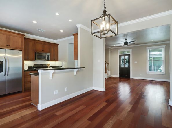 1047 W 16th Street, Houston TX 77008