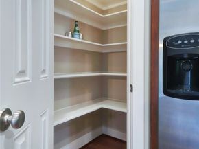 1047 W 16th Street, Houston TX 77008