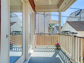 1047 W 16th Street, Houston TX 77008