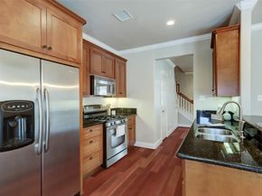 1047 W 16th Street, Houston TX 77008