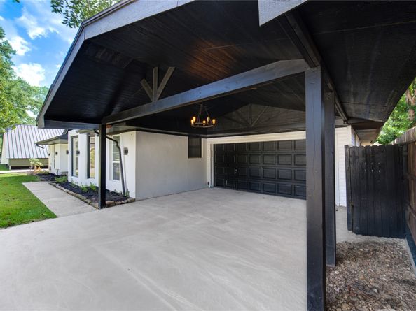 9515 Winsome Lane, Houston TX 77063