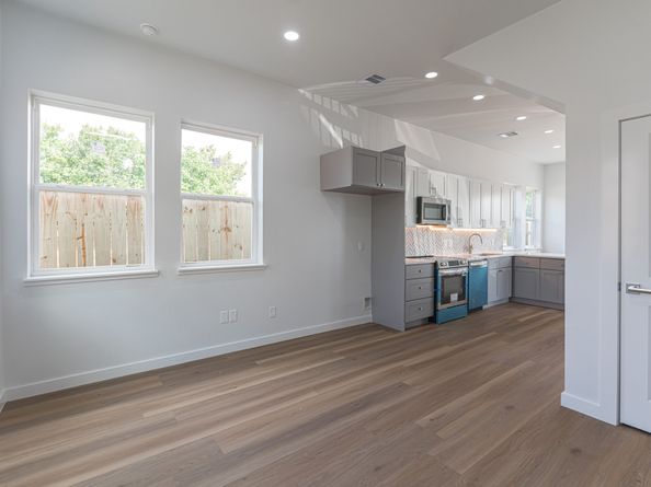 4512 Ward Street, Houston TX 77021