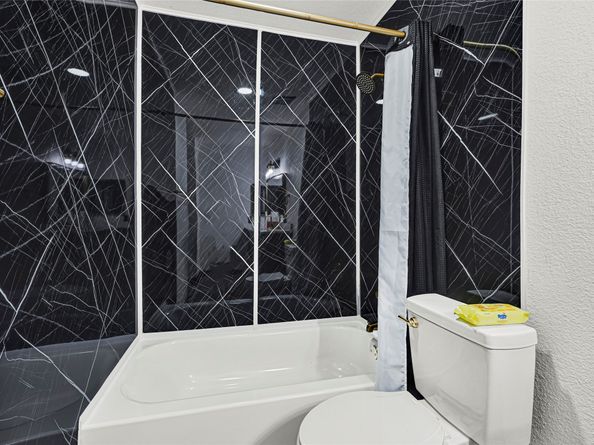 5625 Antoine Dr Drive 822, Houston TX 77091