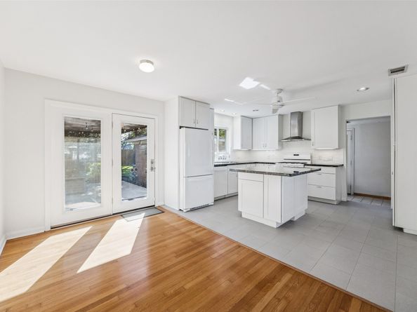 2103 Wakefield Drive, Houston TX 77018