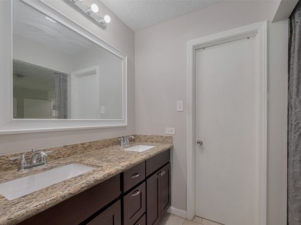 10534 Towne Square Road, Sugar Land TX 77498