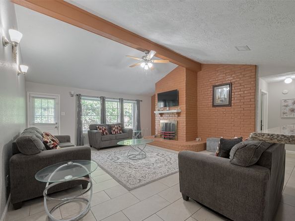 10534 Towne Square Road, Sugar Land TX 77498