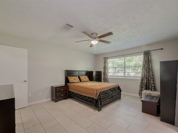 10534 Towne Square Road, Sugar Land TX 77498