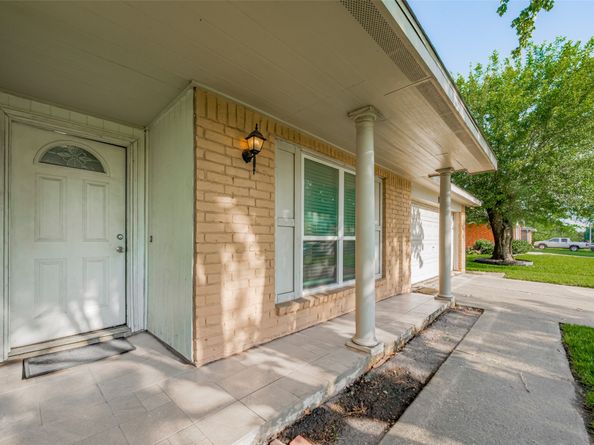 10534 Towne Square Road, Sugar Land TX 77498