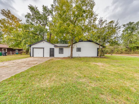 7401 Bretshire Drive, Houston TX 77016