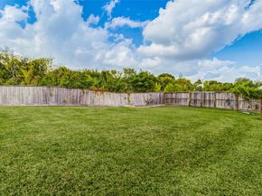 5941 South Loop E 1401, Houston TX 77033