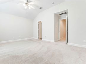 5941 South Loop E 1401, Houston TX 77033