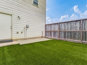 5941 South Loop E 1401, Houston TX 77033