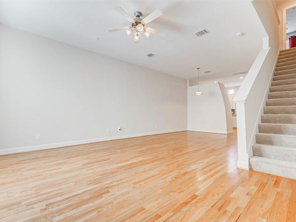 5941 South Loop E 1401, Houston TX 77033