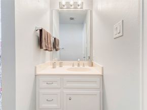 5941 South Loop E 1401, Houston TX 77033