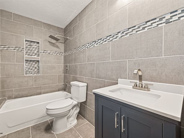 13702 Ella Lee Lane, Houston TX 77077