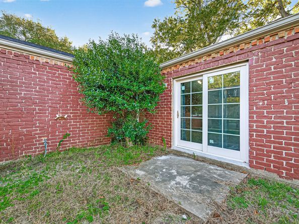 13702 Ella Lee Lane, Houston TX 77077