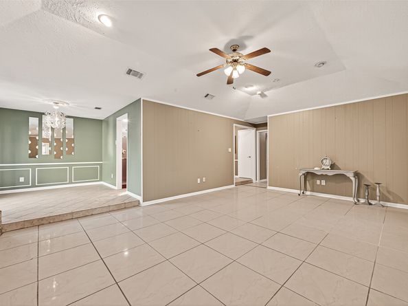 13702 Ella Lee Lane, Houston TX 77077