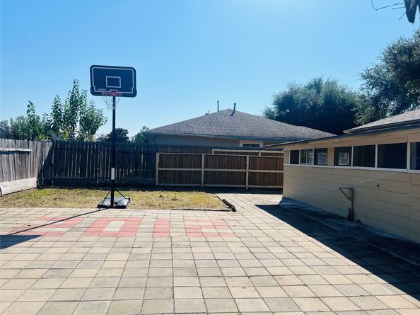 5914 Dream Court, Houston TX 77085