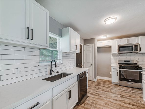 6107 Belmark Street, Houston TX 77033