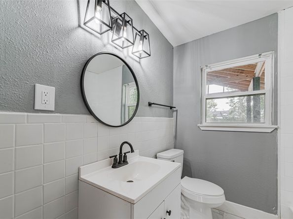 6107 Belmark Street, Houston TX 77033