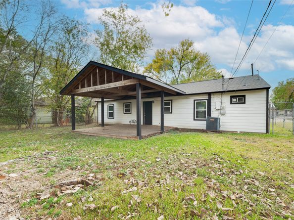 6107 Belmark Street, Houston TX 77033