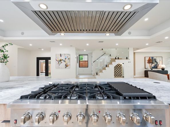 2135 Quenby Street, Houston TX 77005