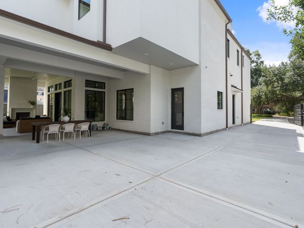 830 Azalea Street, Houston TX 77018