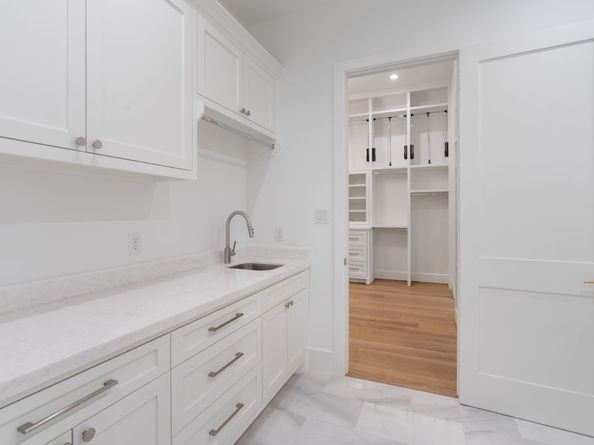 830 Azalea Street, Houston TX 77018