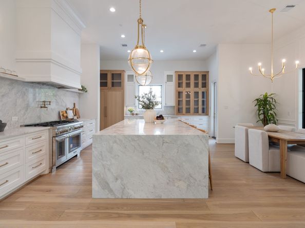 830 Azalea Street, Houston TX 77018