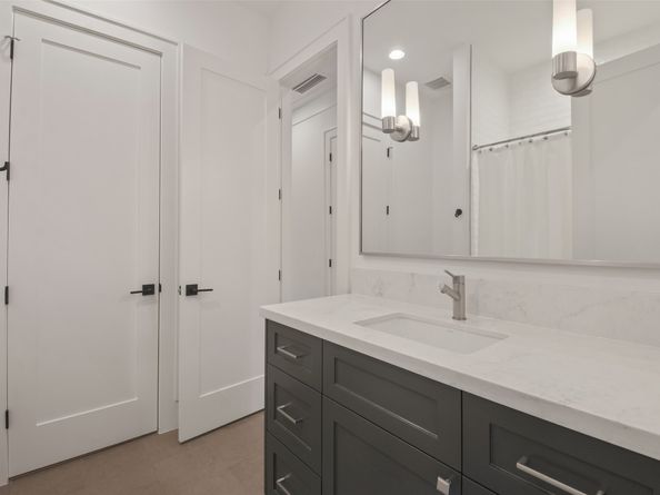 710 E 13th Street, Houston TX 77008