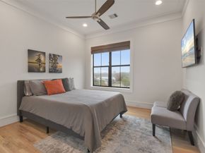 710 E 13th Street, Houston TX 77008