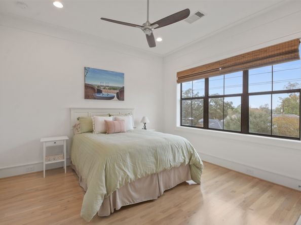 710 E 13th Street, Houston TX 77008