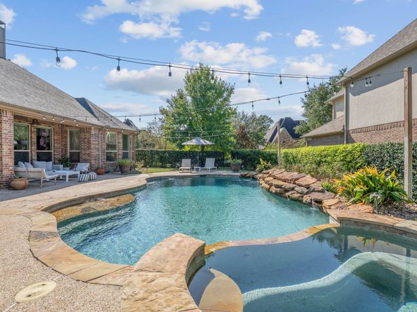 210 Greylake Place, The Woodlands TX 77354