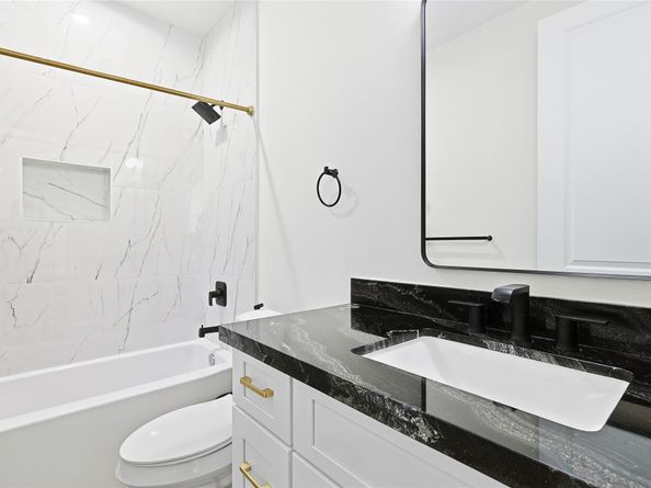 730 E 33rd Street, Houston TX 77022