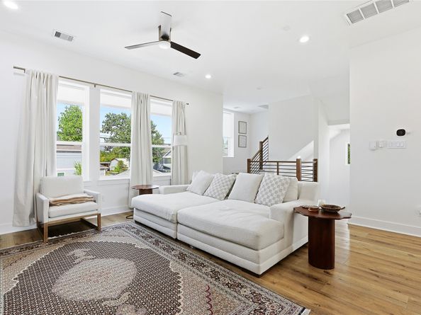 730 E 33rd Street, Houston TX 77022