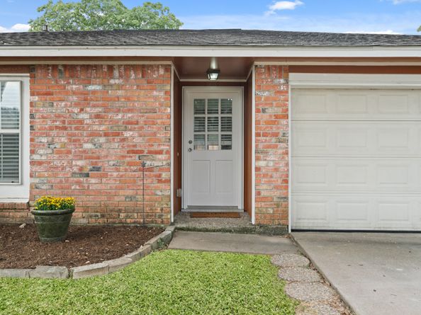 2213 Baylor Drive, Katy TX 77493