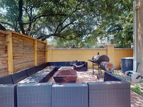 7127 Windwater Lagoon, Houston TX 77036