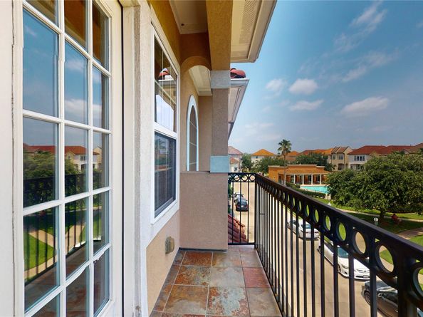 7127 Windwater Lagoon, Houston TX 77036