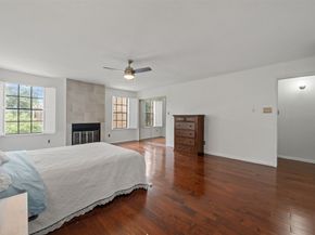 9850 Pagewood Lane 1402, Houston TX 77042