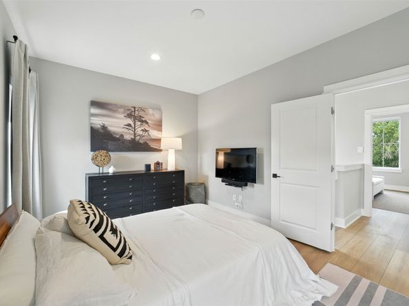 819 Woodcrest Drive, Houston TX 77018