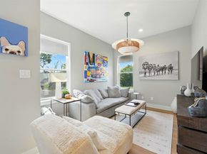 819 Woodcrest Drive, Houston TX 77018