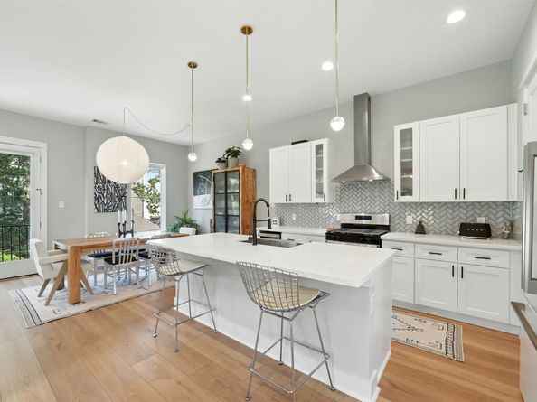 819 Woodcrest Drive, Houston TX 77018