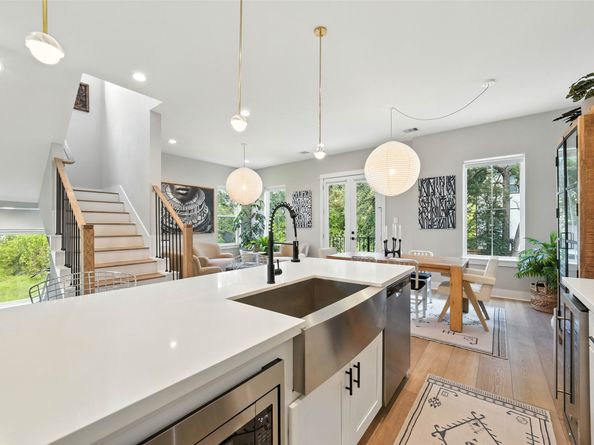 819 Woodcrest Drive, Houston TX 77018