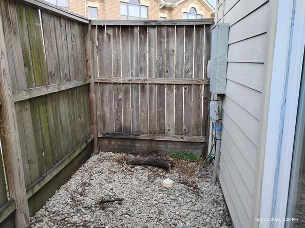 5941 South Loop E 104, Houston TX 77033