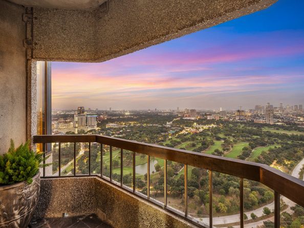 2001 Holcombe Boulevard PH4, Houston TX 77030