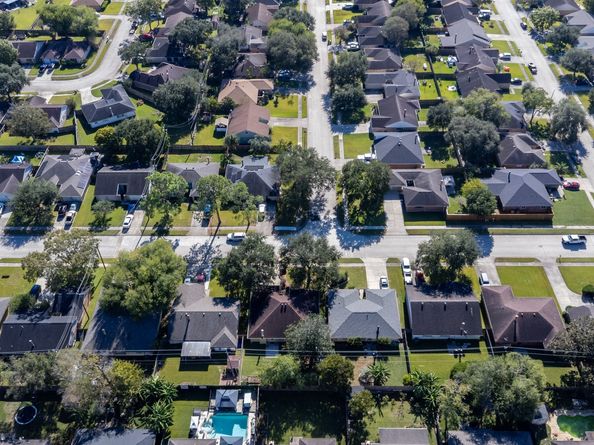 2438 Tall Ships Drive, Friendswood TX 77546