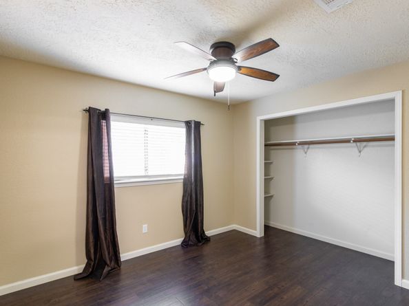 2438 Tall Ships Drive, Friendswood TX 77546