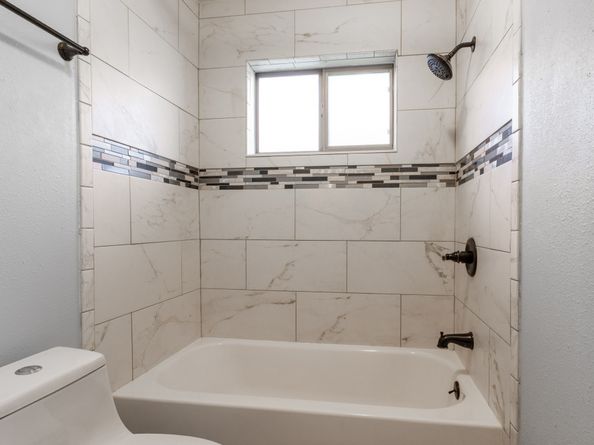 2438 Tall Ships Drive, Friendswood TX 77546